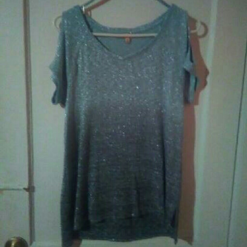 Half shoulder shirt